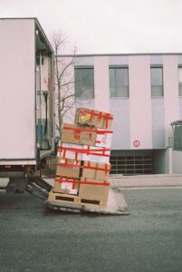 DLO-Office-Movers-in-Vancouver-Boxes-and-Truck
